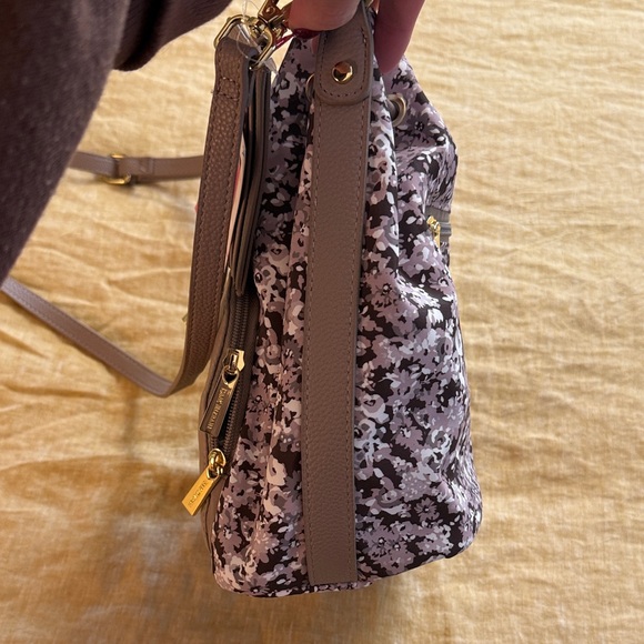 Isaac Mizrahi Floral Drawstring crossbody - Picture 10 of 17